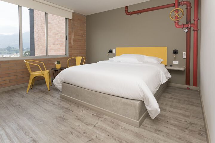 Room 9 of 35