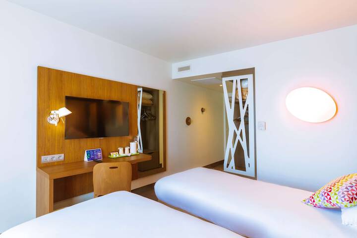 Room 21 of 114