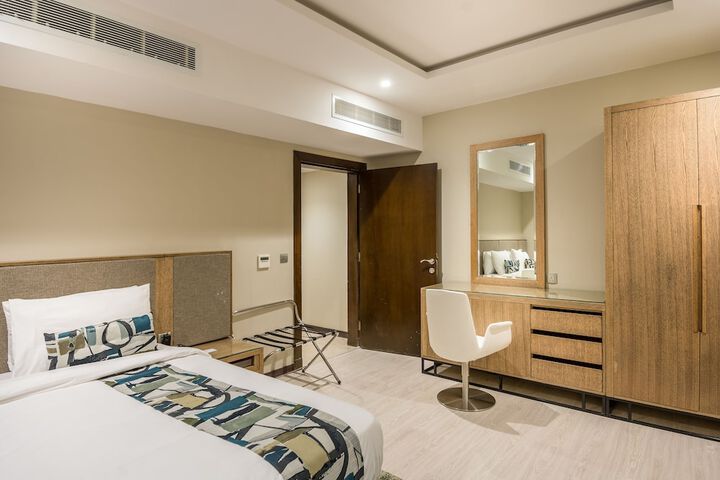 Room 13 of 74