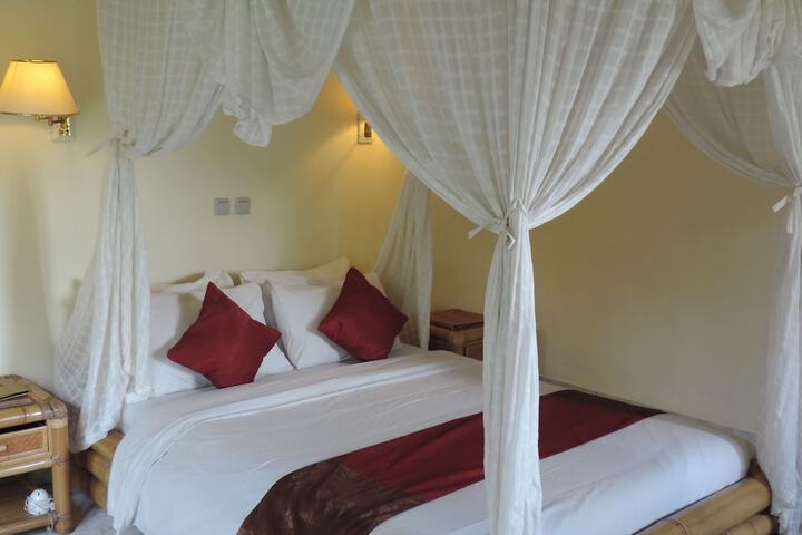 Room 6 of 50