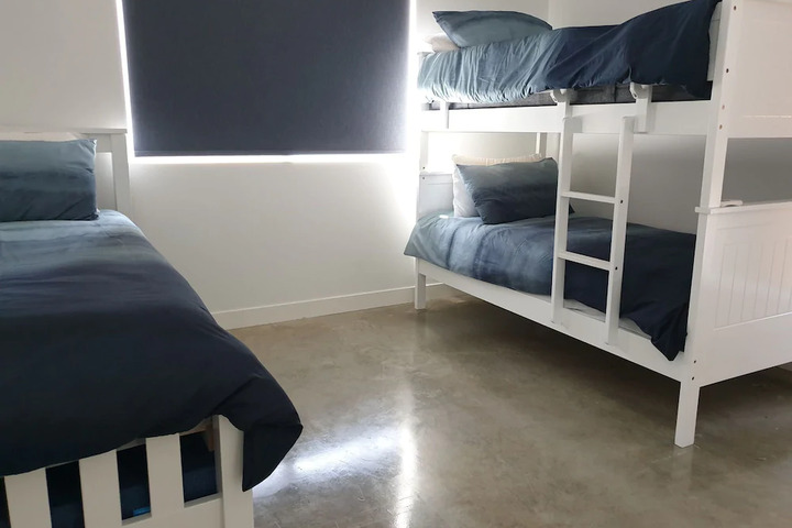 Room 4 of 6