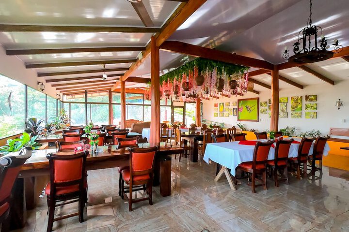 Heliconias Lodge & Rainforest
