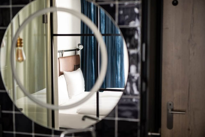 Room 20 of 49