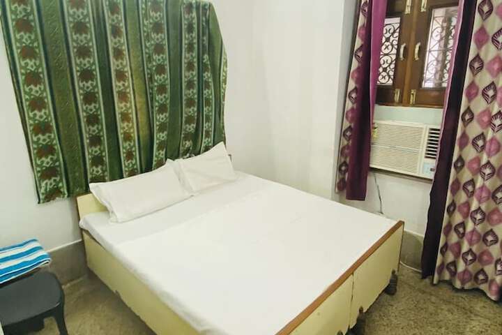 Room 27 of 60