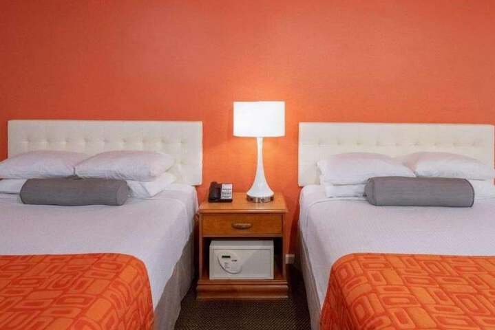 2 Double Beds (1 of 9)