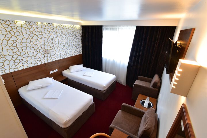 Room 7 of 36