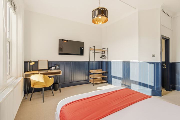 Room 14 of 29