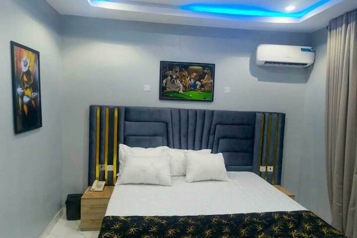 Room 3 of 20