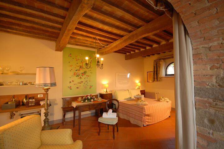 Room 4 of 32