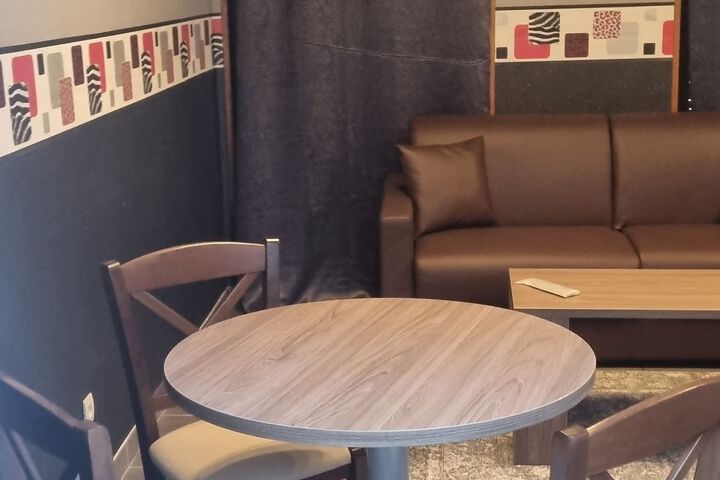 Room 4 of 6
