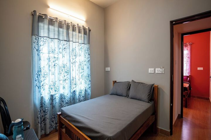 Room 4 of 17