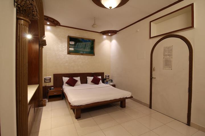 Room 38 of 61