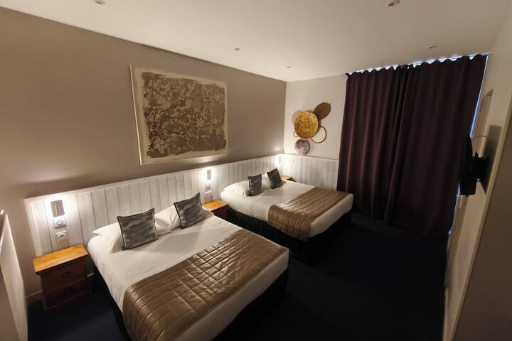 Room 12 of 44