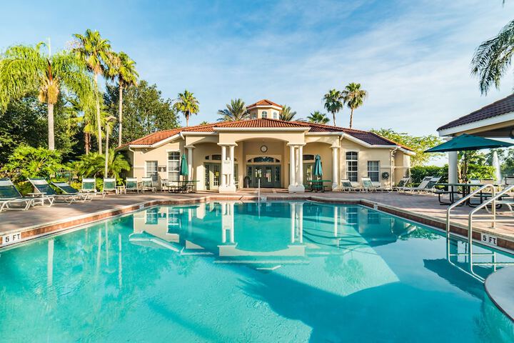 Pool 10 of 20