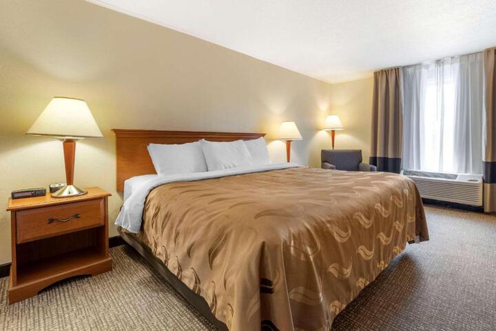 Double Accessible 2 Queen Beds