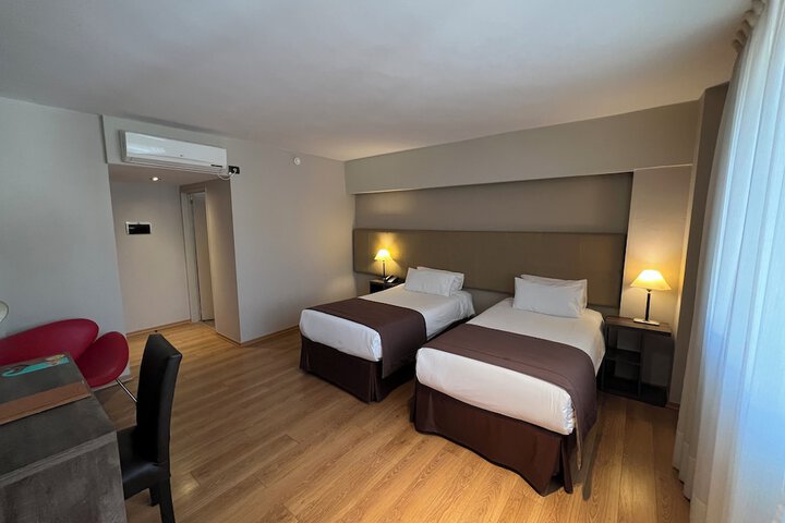 Room 9 of 20