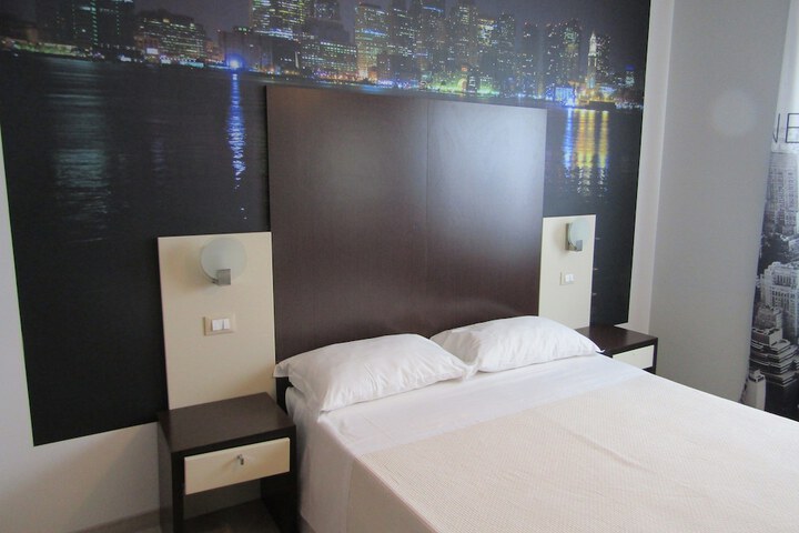 Room 5 of 45