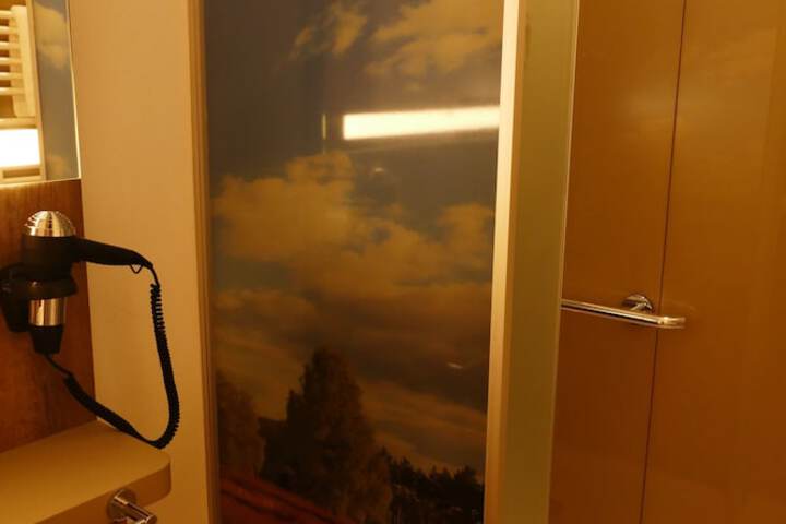 Room 60 of 64