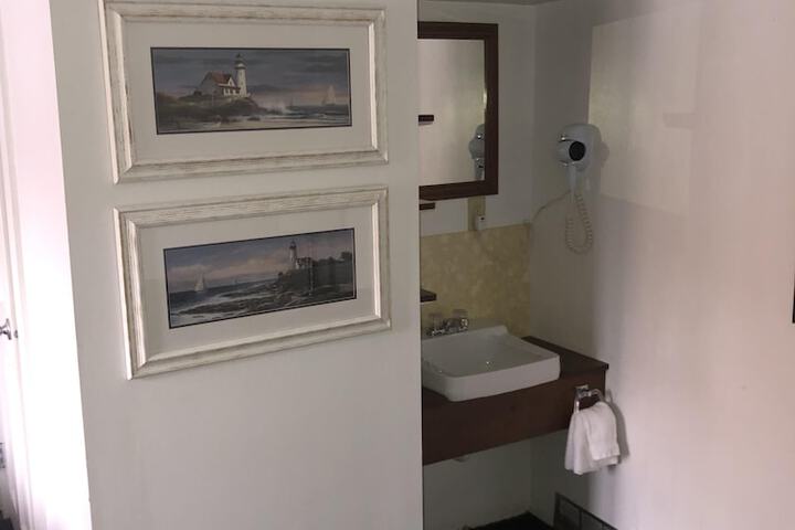 Room 9 of 72