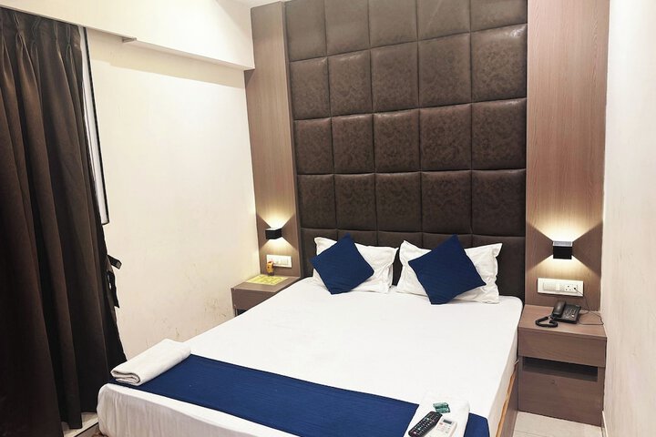 Room 14 of 38