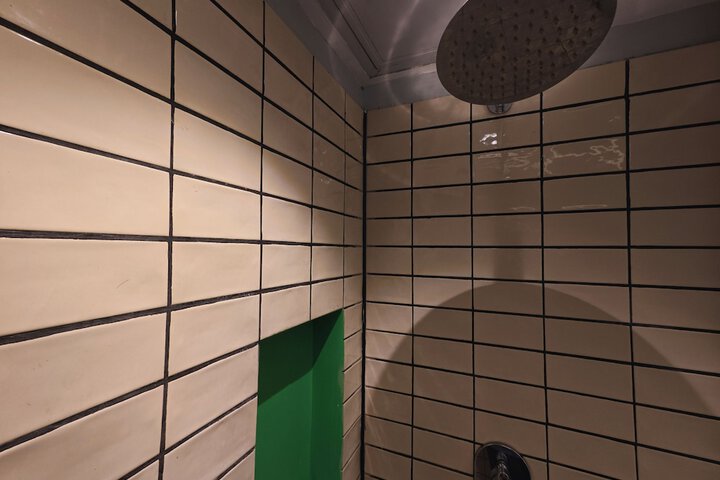 Room 43 of 69