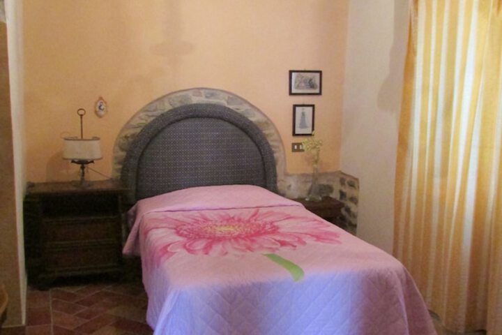 Room 8 of 60