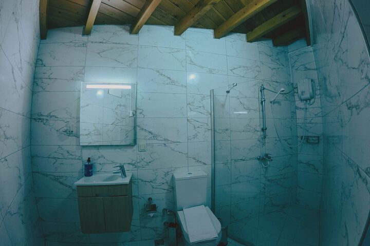 Room 12 of 23