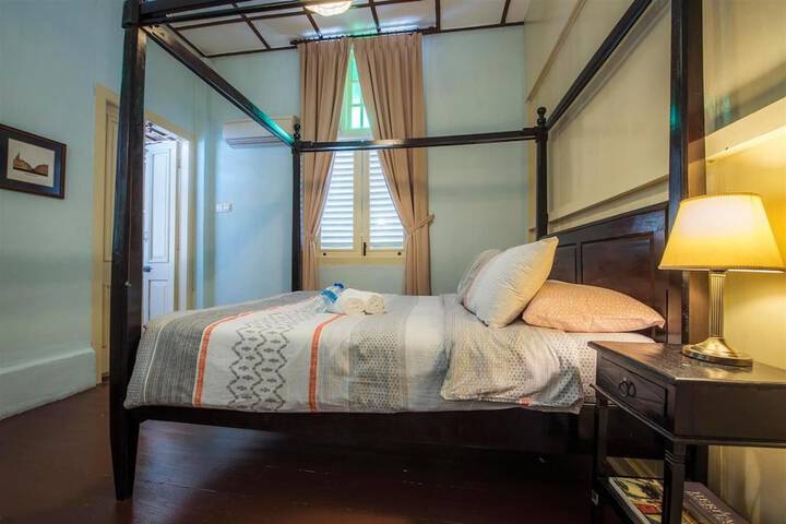 Room 18 of 46