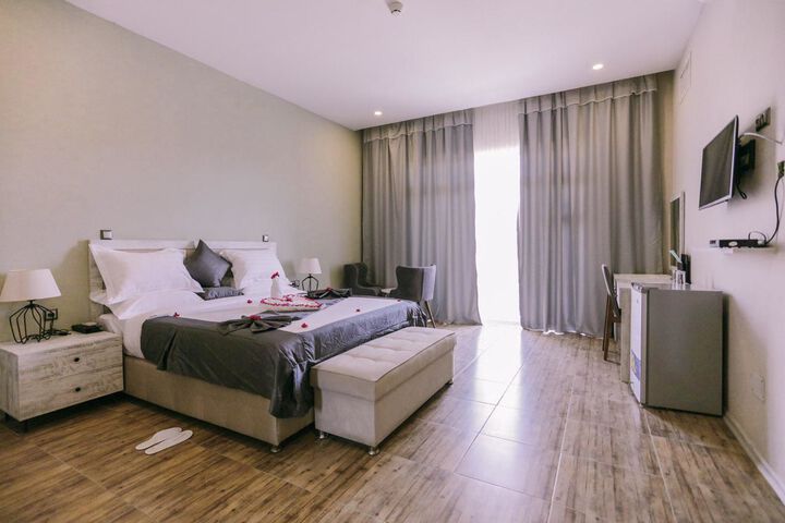 Room 16 of 19