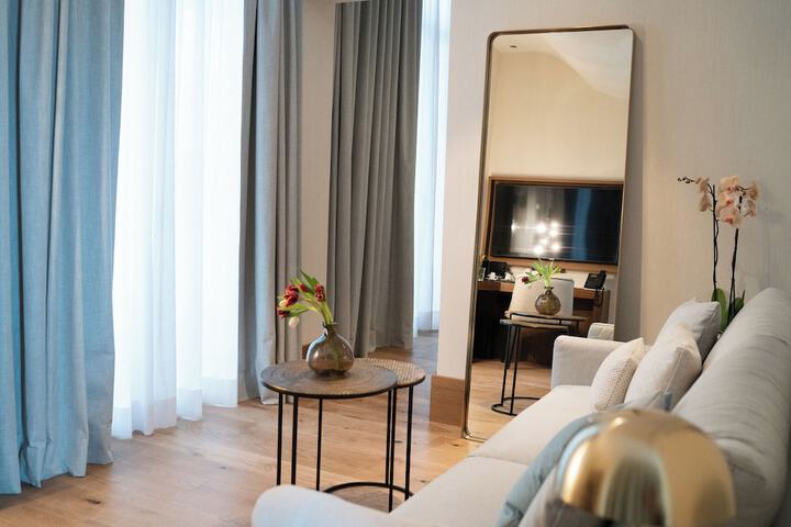 Room 48 of 64