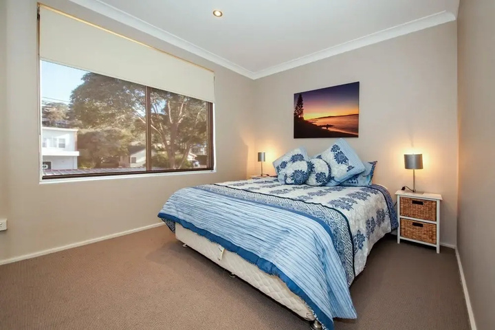 Room 4 of 12