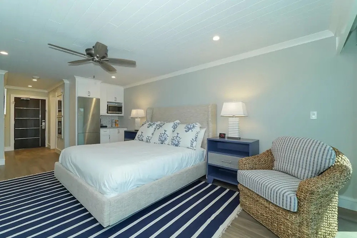Room 2 of 9