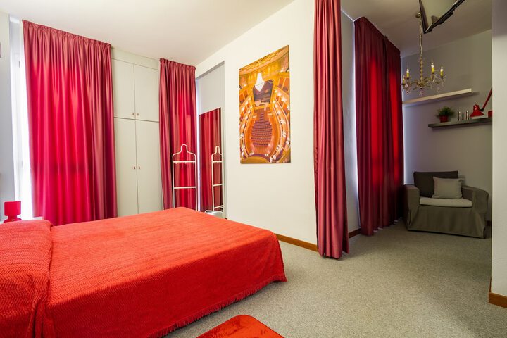 Room 27 of 60