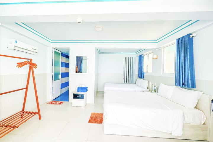 Room 15 of 185