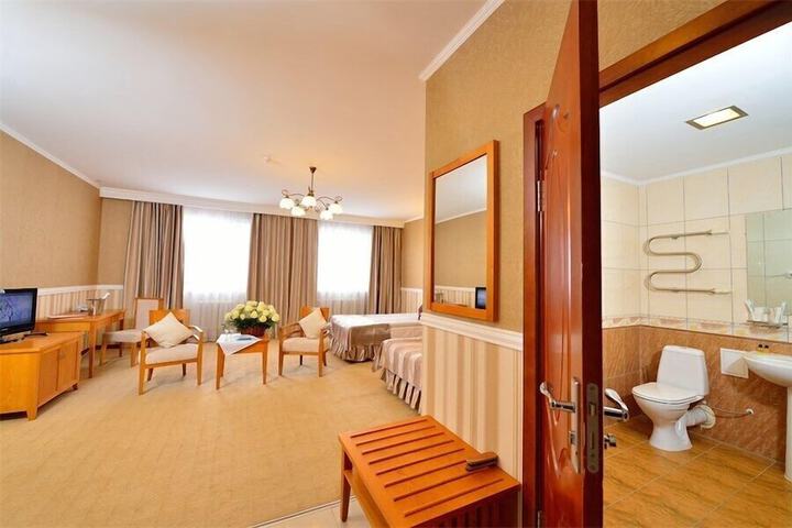 Room 17 of 23