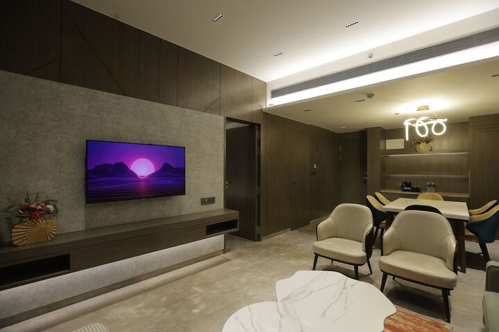 Room 9 of 17