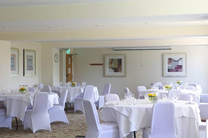 Ballroom/Hall 75 of 99