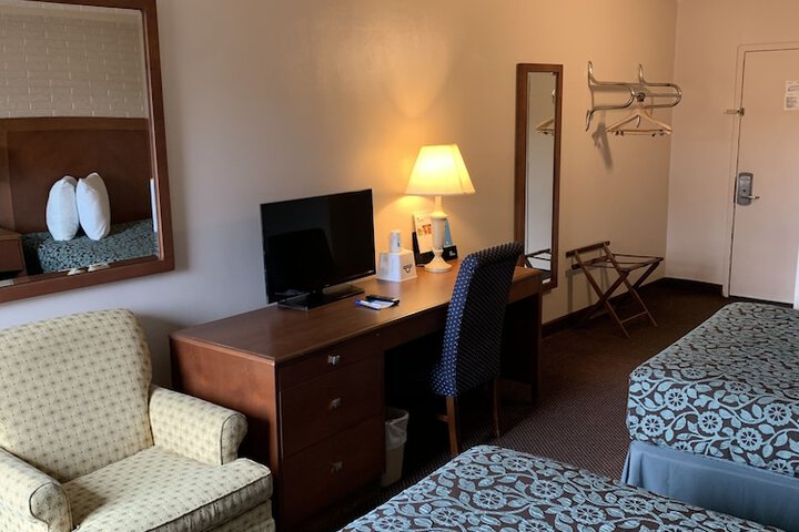 2 Double Beds (8 of 30)