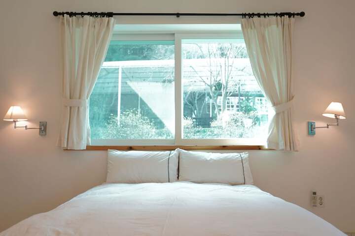 Room 2 of 42