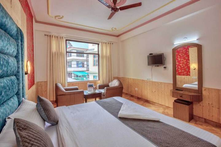 Room 4 of 50
