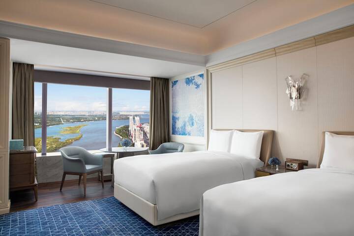 Room 28 of 109