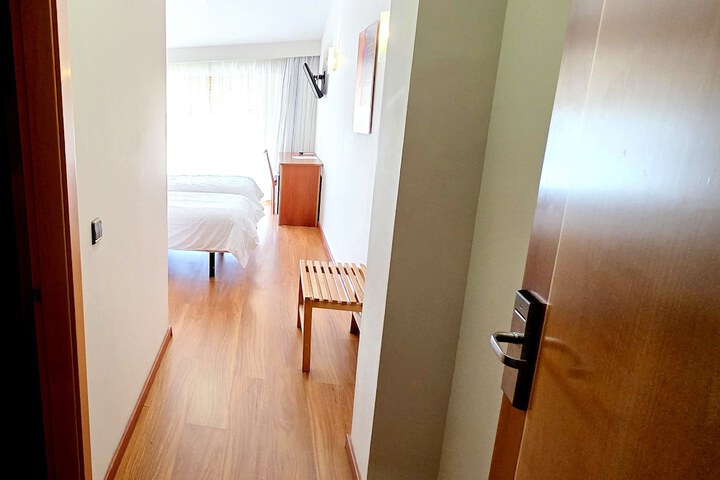 Room 11 of 31