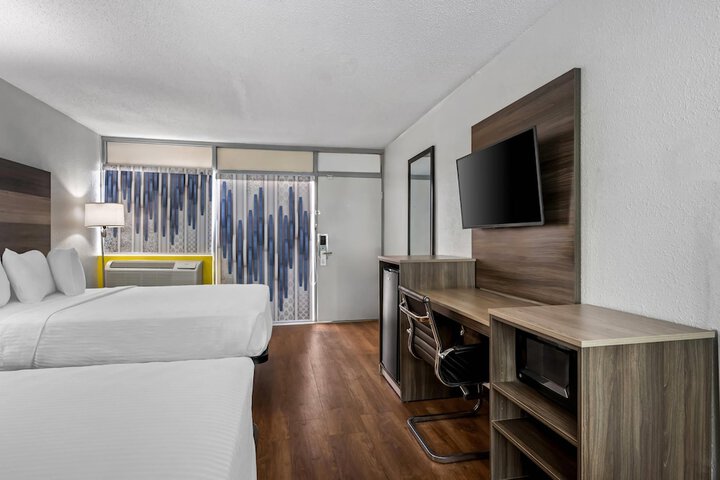 Room 7 of 40