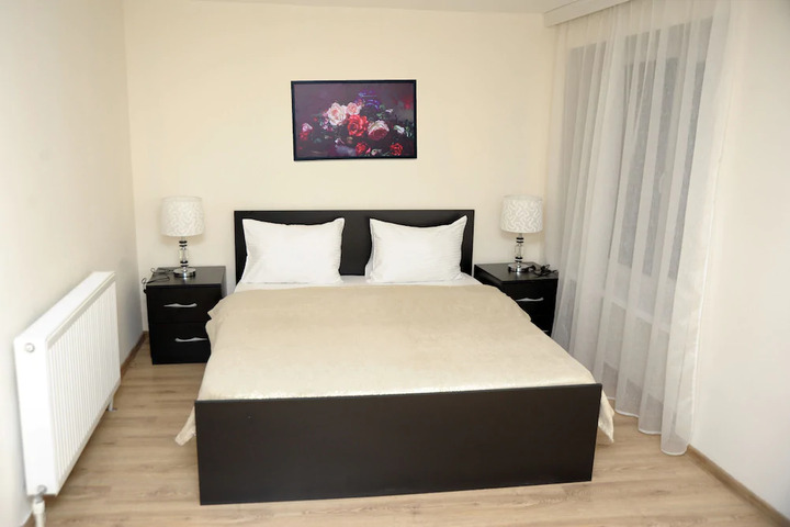 Room 8 of 9