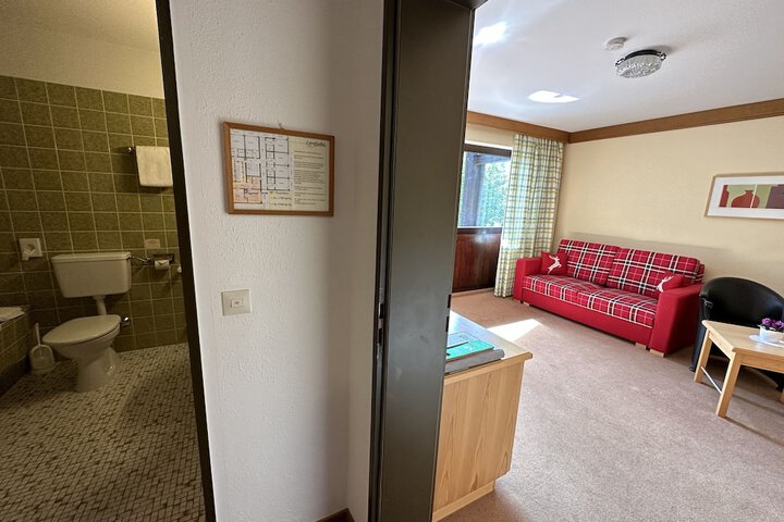 Room 67 of 137