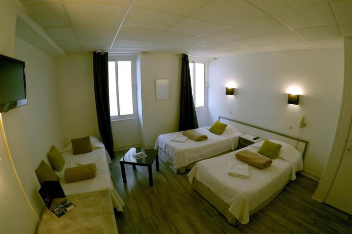Room 22 of 40