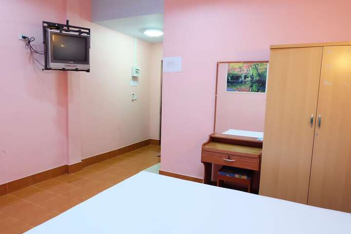 Room 8 of 23