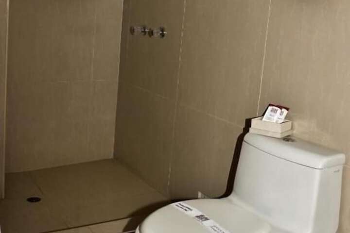 Room 5 of 7