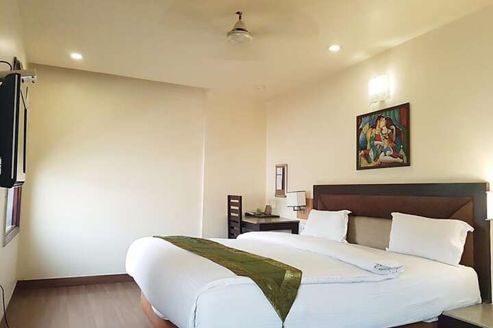 Room 17 of 22