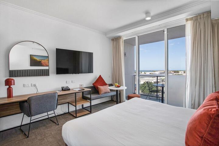 Room 8 of 42